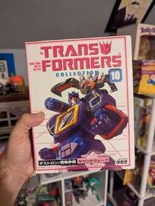 Takara Transformers Collection #10 G1 Soundwave Lazerbeak - Sealed - 2003 - Picture 1 of 9