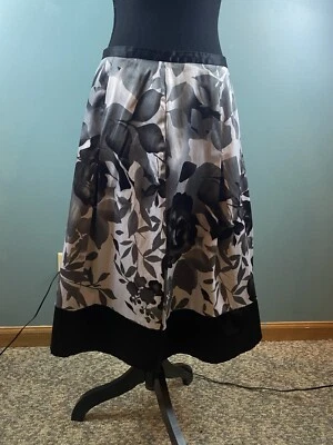 Falda plisada completa mancha floral negra gris floral talla 8 para mujer Foto 1 de 4