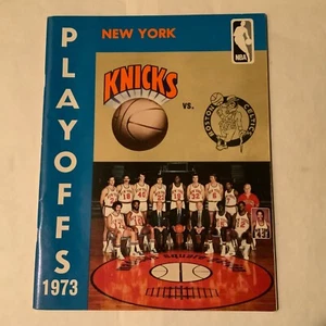Juego #2 - 1973 Playoffs Celtics @ Knicks - Victoria de Nueva York - EX - Casi Como Nuevo (marca de pluma - Imagen 1 de 4