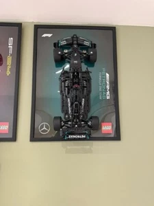 Quadro da esposizione per F1 Mercedes lego 50x70 macchina non inclusa - Foto 1 di 5