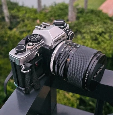 OLYMPUS OM10 With 3 Lenses and bag - Mint condition - Image 1 of 4