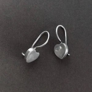 Small 925 Sterling Silver Heart Shaped Earrings - Picture 1 of 5