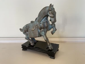 Beautiful Vintage Chinese Bronze Tang Style War Horse - Wooden Stand - Heavy. - Picture 1 of 5
