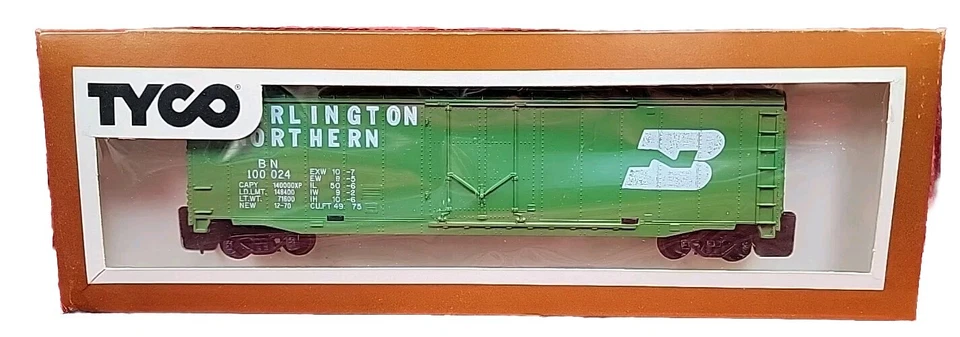 TYCO Burlington Northern BN 100024 50ft Plug Door- 339E HO Scale