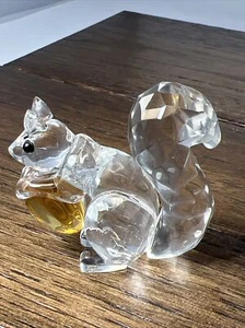 Crystal Squirrel Figurine Paperweight 2” X2” Yellow Nut. Beautiful - Picture 1 of 7