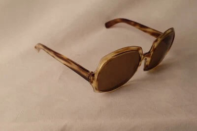 Gafas de sol años 60 hechas en Italia mariposa abuela anteojos años 70 gran tamaño tortuga Foto 1 de 4