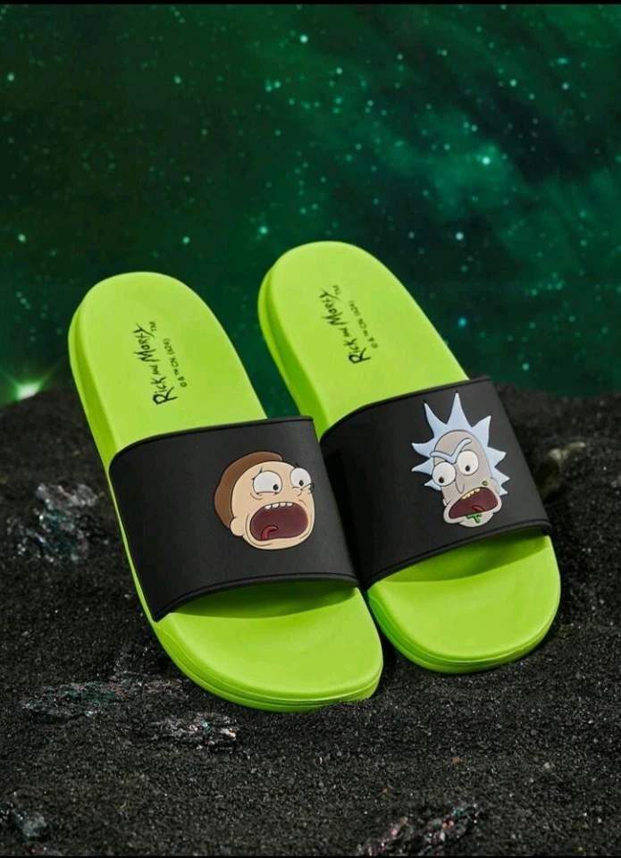 Zapatillas de plástico con dibujos animados y letras de Rick and Morty... Foto 1 de 4