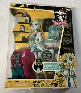 Monster High Lagoona Blue Classroom Mad Science Mattel 2011 New - Picture 1 of 10