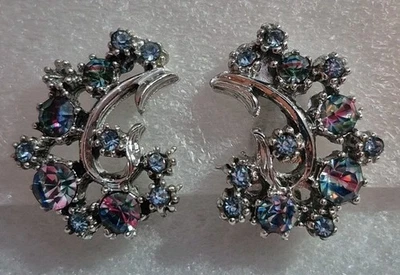 Vintage Signed "Star" Aurora Borealis Rhinestone Silvertone Clip-On Earrings - Image 1 of 4