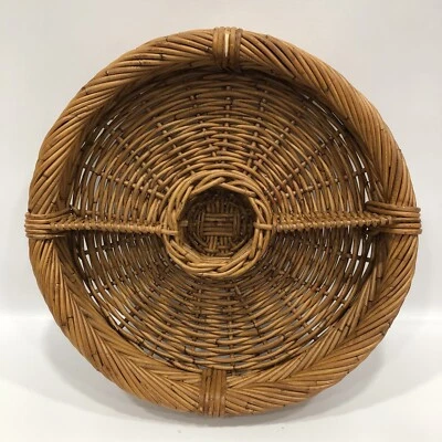 Vintage Woven Wicker Basket Chip Dip Appetizer Serving Tray Rattan Bamboo Round - Image 1 of 4