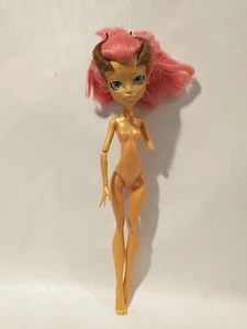 Bambola Monster High 2008 Gilda Goldstag Disembody Council nuda senza mano sinistra  - Foto 1 di 13