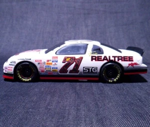 1997 Dave Marcis #71 Realtree NASCAR Monte Carlo Bank 1:24 Action Platinum - Picture 1 of 16