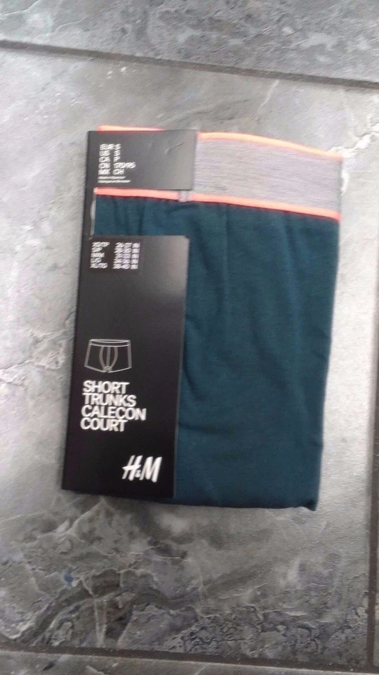 NIP H&M HOMBRE ROPA INTERIOR CORTO BAÚLES VERDES S L Foto 1 de 1