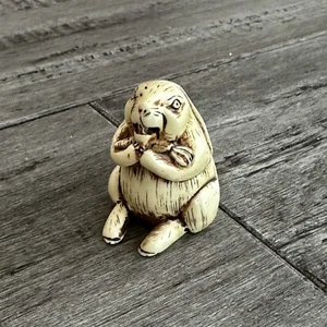 Vtg 1.75” Hand Carved Rabbit Holding Carrot Netsuke Style Bunny Miniature Easter - Picture 1 of 7