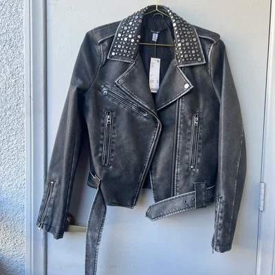 Urban Outfitters Chaqueta de cuero sintético con tachuelas talla M Foto 1 de 3