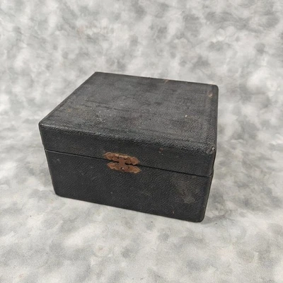 Vintage Black Leatherette Wood Trinket/Keepsake Box 4.75x4.25x3.25 Rusty Clasp - Image 1 of 4