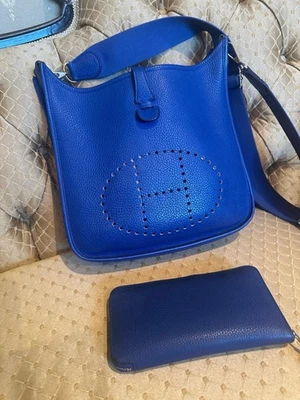 Bolso Hermes Evelyne III 29 Azul Zafiro/Azul Índigo Paladio Cartera a Juego Foto 1 de 4