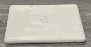 Apple MacBook Bianco Portatile 2009 SOLO PARTI DI RICAMBIO - NON TESTATO - SPEDIZIONE GRATUITA! - Foto 1 di 8