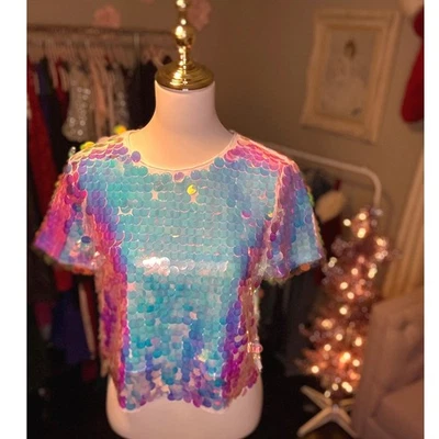 Top corto Forever 21 lentejuelas iridiscentes manga corta para mujer mediano sirena Foto 1 de 4
