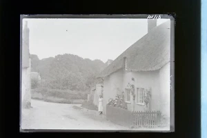 Antique Glass Negative "Hillside Cottage - Knowle" 1800-1900s 10.7x8.2cm #4.41 - Picture 1 of 3