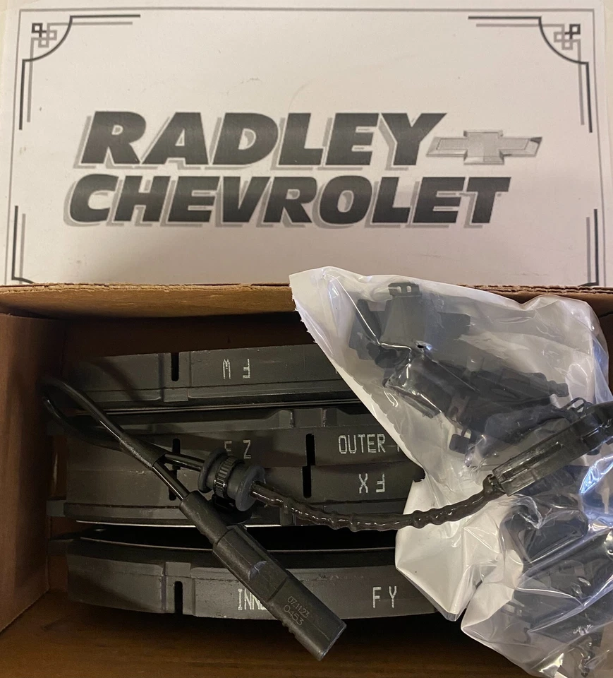 NOVO COMPONENTE DE FREIO DE SUSPENSÃO TRASEIRA GMOEM 20-23 SIERRA3500 HD - PASTILHA DE FREIO 86792660 - Imagem 1 de 1