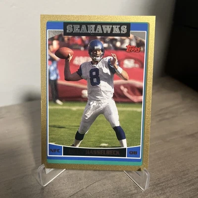 2006 Topps Football #213 Matt Hasselbeck GOLD Border Parallel /2006 - Image 1 of 2