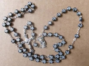 Vintage Maria und Jesuskind schwarze Glasperlen mit weißem Kreuz Rosenkranz - Bild 1 von 3