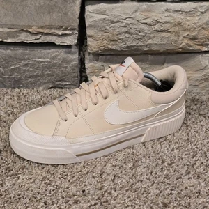 Scarpe Nike Court Legacy Lift bianco perla beige plateau DM7590-200 da donna taglia 9 - Foto 1 di 9