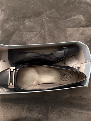 Zapatos Stride Rite Greenway talla 9 de ancho. Foto 1 de 2