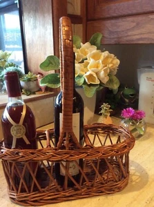 Vintage Retro 1970’s Woven Cane Wine Storage Basket For 3 Bottles LIKE NEW! - Picture 1 of 5