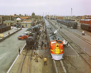 Foto 8x10 Santa Fe Railroad Super Chief tren diésel, Albuquerque casi nuevo 1943 anochecer - Imagen 1 de 1