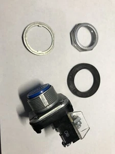ALLEN BRADLEY  800T-A    BLUE FLUSH MOMENTARY PUSHBUTTON  1 N.O. 1 N.C. CONTACT - Picture 1 of 4