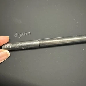 Boots No 7 Stay Perfect Liquid Eye Liner 1.7ml - silver Shimmer - Picture 1 of 2