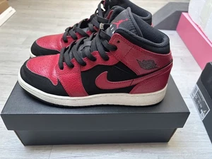 Nike Air Jordan 1 Mid Black/Gym red-white - Bild 1 von 6