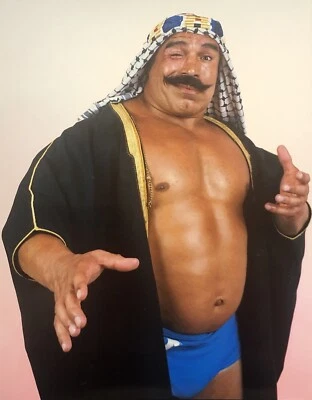 "FOTOS DE LUCHA LIBRE PROFESIONAL VINTAGE AÑOS 80 The Iron Sheik (medio) 8 X 10""" Foto 1 de 4