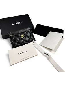 Chanel Classic Flap Quilted Black Card Holder | Retail Price: $550 - Picture 1 of 7