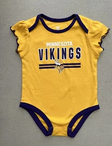 NFL Minnesota Vikings Baby Kleinkind Mädchen Body Gr. 12M Gold * Etikett fehlt - Bild 1 von 9