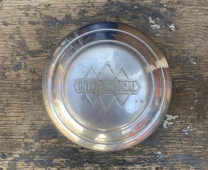 1933 1934 1935 1936 INTERNATIONAL TRUCK HUBCAP - Picture 1 of 9