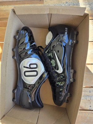 Total 90 Black Cleats Size 9 - Image 1 of 4