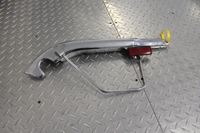 1997 SUZUKI MARAUDER 800 VZ800 ЛЕВЫЙ ЗАДНИЙ ЗАХВАТ БАР КРЫЛО РЕЛЬСОВАЯ СТОЙКА БАР ПОЛКА WH - Изображение 1 из 4