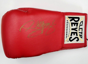 Manny Pacquiao signed Red Cleto Reyes Boxing Glove autograph ~ Beckett BAS