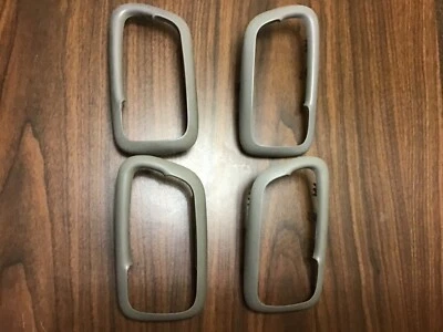 🇸🇪4 CONJUNTO VOLVO S70 V70 XC70 (1998-00) ANÉIS DE ACABAMENTO DE MAÇANETA DE PORTA INTERIOR CINZA CARVALHO - Imagem 1 de 4