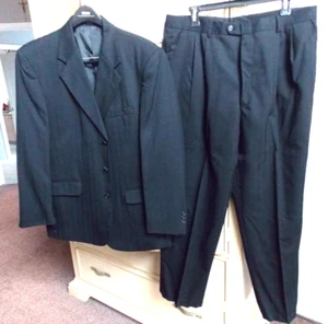 Ralph Lauren Men's 2 piece Wool suit Size 42R x 36 Waist inseam is 31" Navy Blue - Picture 1 of 1