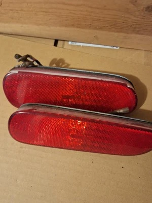 1990-1996 INFINITI Q45 G50 NISSAN PRESIDENT JHG50 rear LED Side Blinkers - Image 1 of 3