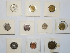 Mixed Lot Of 10 World Coins Malaya, Bahrain, Jamaica, Japan And Others - Picture 1 of 4
