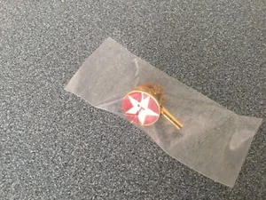NEW OLD STOCK TEXACO ENAMEL Tie Tack Tie Pin Men's FREE SH - Picture 1 of 2