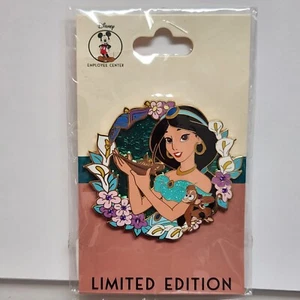 Floral Princess Wreaths Jasmine LE250 Pin Disney Employee Center DEC Aladdin - Picture 1 of 3
