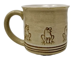 Taza de café rana cerámica artística de gres vintage hecha a mano rana en relieve 3,5" H - Imagen 1 de 12