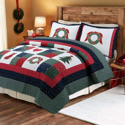 Merry Christmas 3-Piece Queen Quilt Bedding Set, Red Green Patchwork Ho Ho Holid - Image 1 of 4