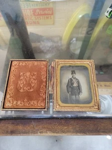 Vintage Tintype Military Soldier Photo Civil War Era In Leather Case - Picture 1 of 9